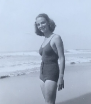 VTG RPPC 1940 Lovely Lady in Bathing Suit at Beach 4&quot;x5.75&quot; Real Photo Postcard - £17.34 GBP