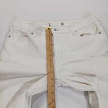 Women's White Denim Mid-Rise Cropped Jeans Measured Size (32×20) image 5