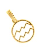 18K YELLOW GOLD ZODIAC SIGN ROUND MINI 12mm PENDANT, AQUARIUS STYLIZED ZODIACAL - $2,977.03 MXN
