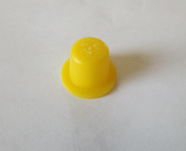 18 Yellow Plastic Stoppers Plugs - .5&quot; - £2.96 GBP