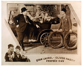 Perfect Day Featuring Stan Laurel, Oliver Hardy 16x20 Poster - £15.96 GBP