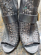 Vince Camuto Kaleen Black Leather Peep Toe High Heeled Sandals Size US 5.5 - £22.06 GBP