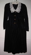 Nancy Johnson Velvet 2 piece w removable Battenburg Lace Collar Petite S... - $99.99