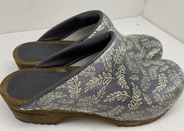 Sanita Wood Flok Women 38 Clogs Slippers Garden Shoes Nursing 6.5 - £16.34 GBP