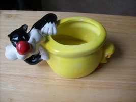 Looney Tunes Sylvester &amp; Tweety Ceramic Flower Pot - £11.73 GBP