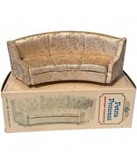 Ideal Petite Princess #4407-3 Salon Curved Sofa in Beige Gold MCM Dollhouse - €37,88 EUR Ideal Petite Princess #4407-3 Salon Curved Sofa in Beige Gold MCM Dollhouse - €37,88 EUR