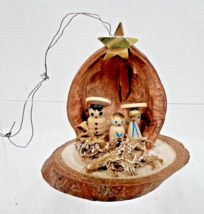 Vintage Miniature Walnut Shell Christmas Nativity Ornament Handmade 1 3/... - $175.28 MXN