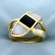 Mother of Pearl and Onyx Ring in 14K Yellow Gold - £463.98 GBP