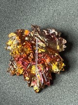 Vintage Crinkly Copper Confetti in Molded Plastic Maple Leaf Pin Brooch ... - £11.73 GBP
