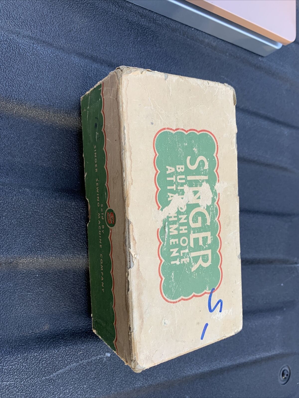 Vintage in Original Box "SINGER" Buttonhole Attachment #121795 - $7.70