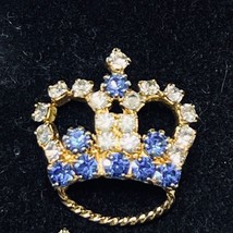 Gold Tone With Cobalt Blue And Clear Glass Rhinestones Crown Brooch (5155) - £15.87 GBP