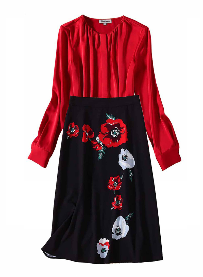 Women's Queen Letizia Style Pintuck Silk Blouse & Black Poppy-print Skirt Co-ord Item image 4