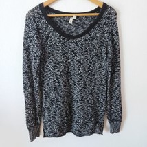 We The Free People Black White Marled Knit Top Sweater sz M Stretch Scoop Neck - £18.84 GBP