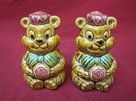 Vintage Cookie Holding Brown Bear Ceramic Salt and Pepper Shakers - £19.49 GBP