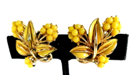 Vintage CORO Gold Color and Yellow Bead CLIP ON Earrings,signed - £12.77 GBP