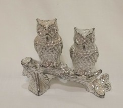 Vintage Owl Salt and Pepper Shakers Sitting on Branch Silver Plastic 3&quot; - £19.95 GBP