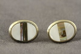 Vintage Mens Costume Jewelry MOP Abalone Inlay Gold Tone Oval Cuff Links - £19.66 GBP