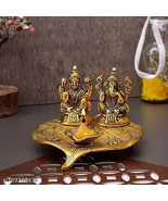 Lakshmi Ganesh Idols On Leaf with Diya Made of Metal Laxmi Ganesha Oil L... - €27,12 EUR
