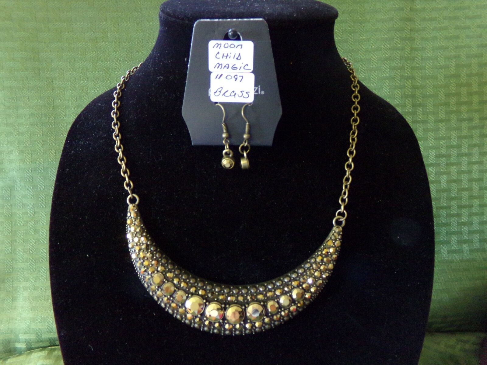 Primary image for Paparazzi Necklace/Earring Set - Short (new) 11097 Moon Child Magic /Brass