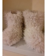 White Fluffy Indoor Fluffy Fur Ankle Booties Sz 7 - $1.25