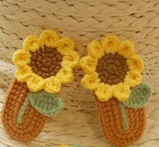 Sunflower chochet hair clip set - $223.62 MXN