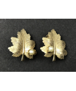Sarah Coventry Vintage Gold Tone Leaf Faux Pearl Clip On Earrings 1”x1” - €7,56 EUR