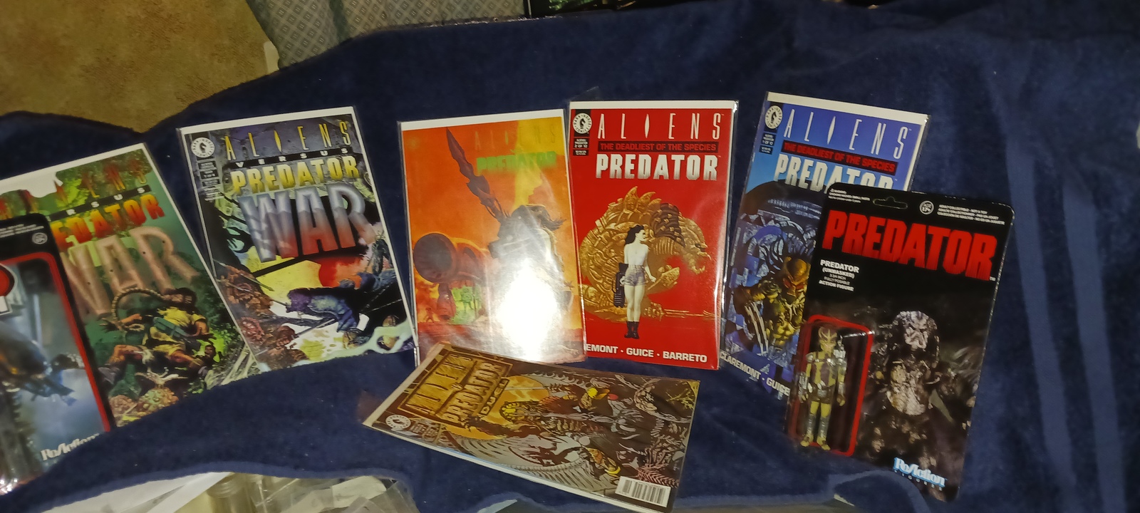 DARK HORSE ALIEN VS. PREDATOR/RARE FIGURES/5 LIMITED EDITION COVERS/ fre... - $39.99