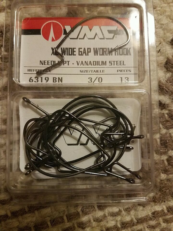 VMC XL WIDE GAP WORM HOOK BN 6319 Size 3/0 13 Pieces - $20.67