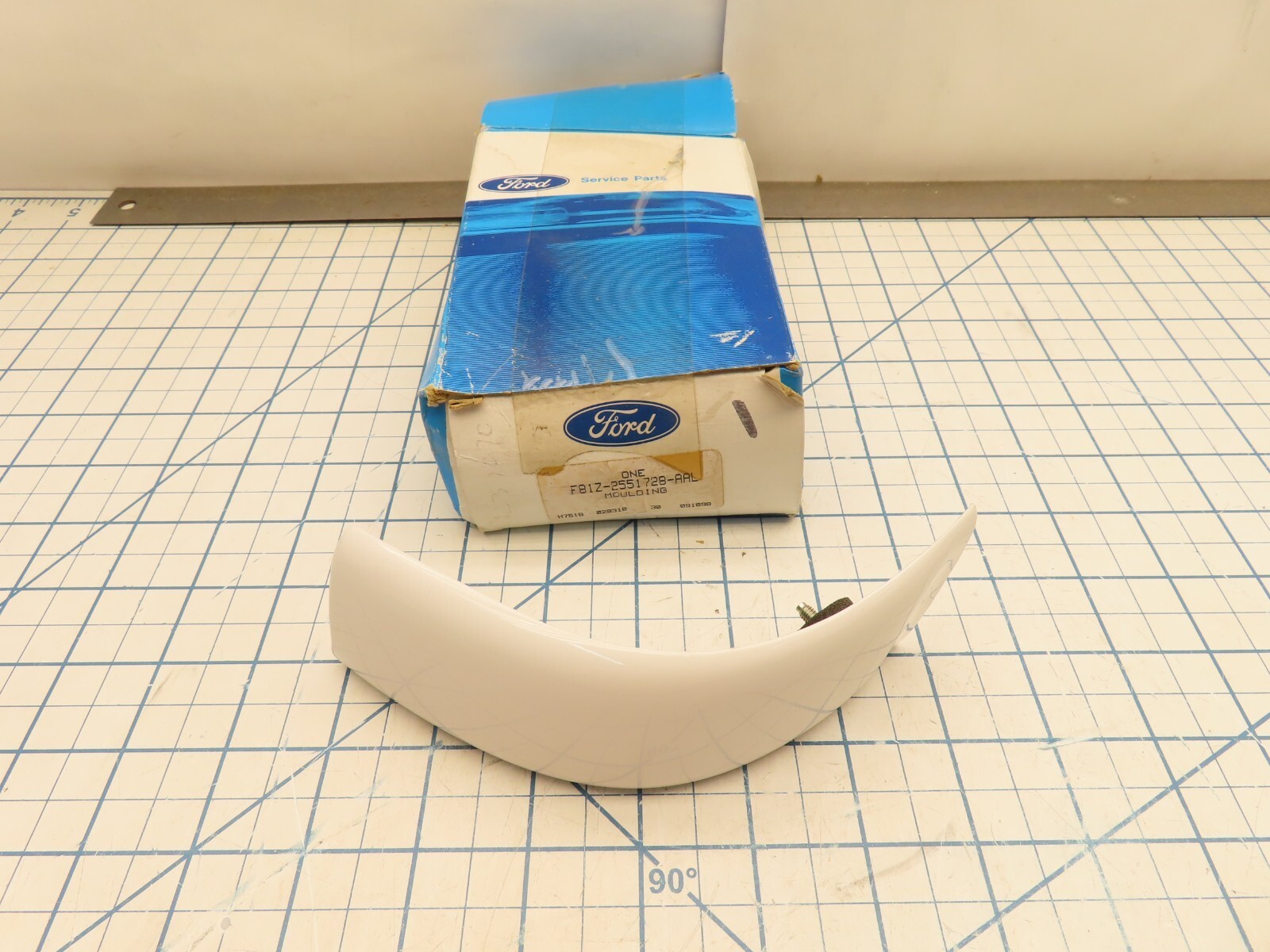Ford F81Z-2551728-AAL Roof Corner Molding Trim White Right RH - $56.98