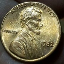 1982 D Lincoln Cent  Good Condition..LG Date Free Shipping  - £7.79 GBP