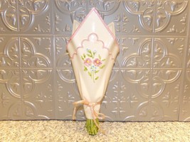 Vintage Flowered Napkin Wall Vase - $26.99