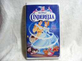 Vintage VHS Cassette Cinderella - $922.09 MXN