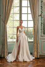 Modern A-Line Off-White Satin Wedding Dress with Sweetheart Neck and Hig... - £362.15 GBP