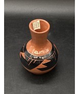 South Dakota Sioux Indian Native Art Pottery 4&quot; Vase Brown Signed Short ... - $561.02 MXN
