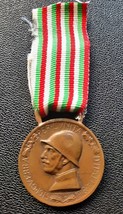 Italy WW1 Military Victor Emmanuel III Medal from WWI 1915 - 1918 . - £26.10 GBP