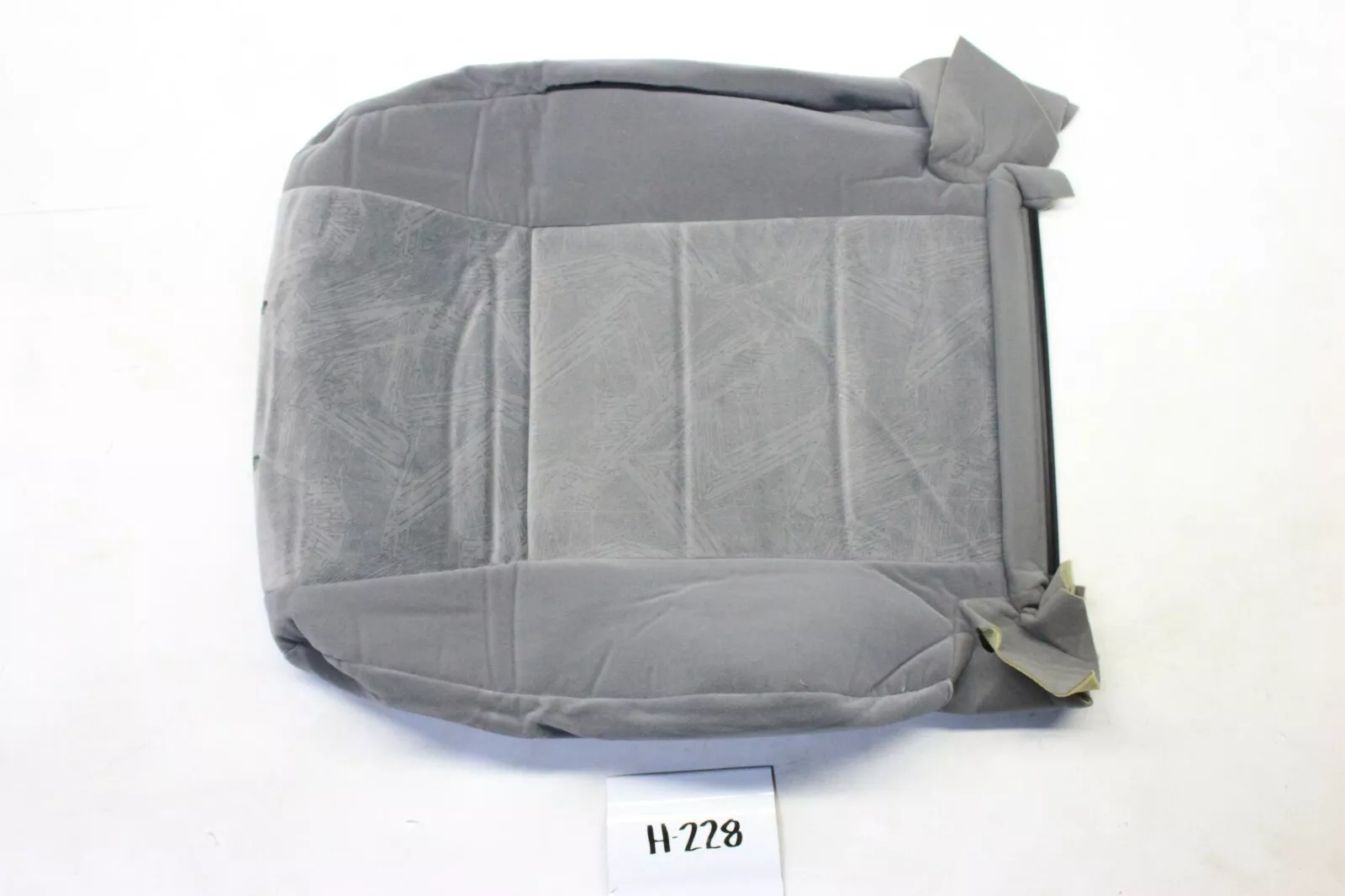 New OEM Front RH Seat Cover  2001-2002 Mitsubishi Montero Pajero MR622486 Grey - £92.99 GBP