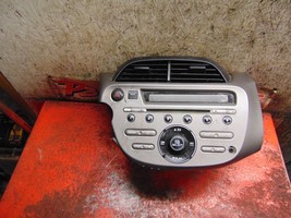 12 11 10 09 Honda Fit oem factory CD player radio stereo 39100-tk6-a011-m1 - $39.59