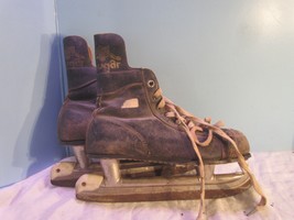 Vintage YOUTH BOYS  BLACK FIGURE Ice Skates  Steel AMERICAN COUGAR NATIO... - $36.00