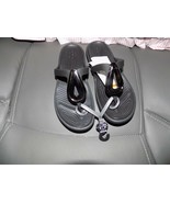 Crocs Sanrah Beveled Flat Shoe W/Charcoal/Black Relaxed Fit Size 4 Women... - £29.24 GBP