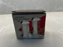 Wm A Rogers Silverplate Hexagon Salt and Pepper Set~Oneida~NEW~Free Shipping  - £3.12 GBP