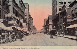 Des Moines Iowa~Walnut Street Looking EAST-STOREFRONTS-WAGONS~1912 Postcard - £8.79 GBP