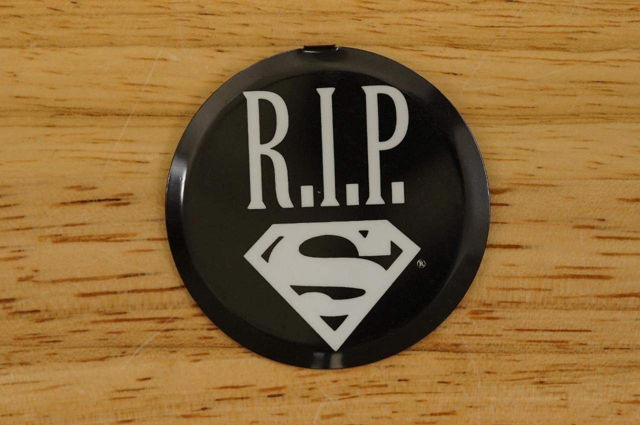 SUPERMAN Death DC Comic Book Character Metal Button RIP Funeral For A Friend - $24.44
