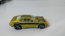 Mattel Hot Wheels 2001 Green-Yellow Overboard 454 Die Cast Model Car - $5.94