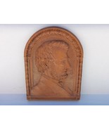 VINTAGE ABRAHAM LINCOLN WALL PLAQUE 8 X 11 INCH COMPOSITION TYPE MATERIAL - $19.75