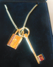 Victoria&#39;s Secret Scandalous Lock &amp; Key Necklace W/Long, Gold-tone Chain -42&quot; - £43.89 GBP