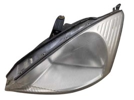 Driver Headlight Excluding SVT Without 4 HID Bulbs Fits 00-02 FOCUS 301183 - £49.62 GBP