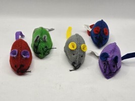 VINTAGE PIN CUSHION LOT OF 5 - Multi-color-Red-blue.. MOUSEs RARE SEWING... - $70.87 CAD