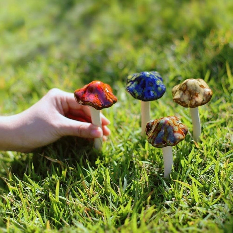 Danmu Garden Decor, 4pcs (Random Color) Ceramic Mushroom for Garden 4.52" in Item image 8