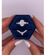 Lab Created 2.50 Cts IGI Certified E/VVS2 Oval Cut Diamond Engagement Ring - $4,997.98 CAD