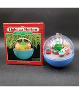 Vintage 1988 Hallmark Light &amp; Motion Christmas Tree Ornament Parade Of T... - $283.06 MXN